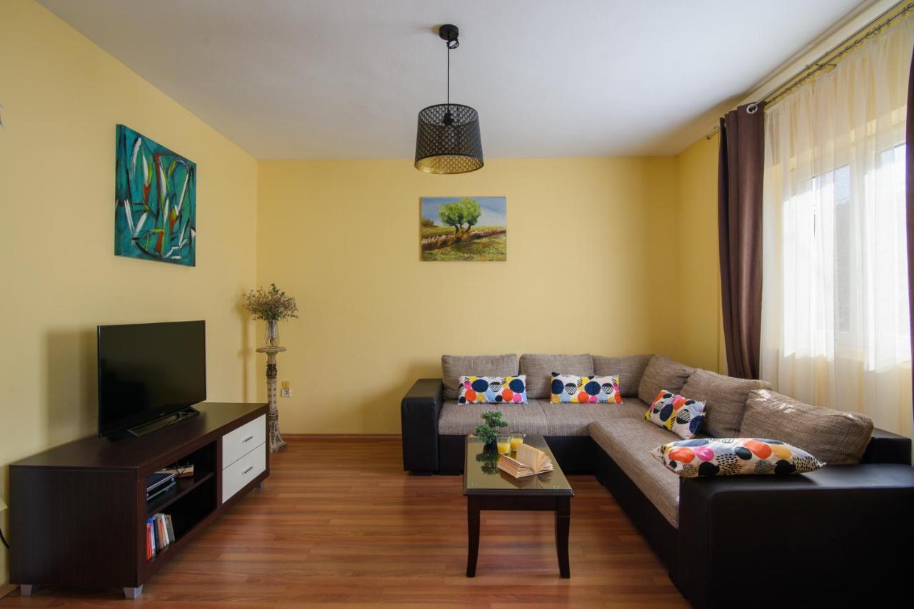 Apartmen Karmen 2 Трогир Екстериор снимка