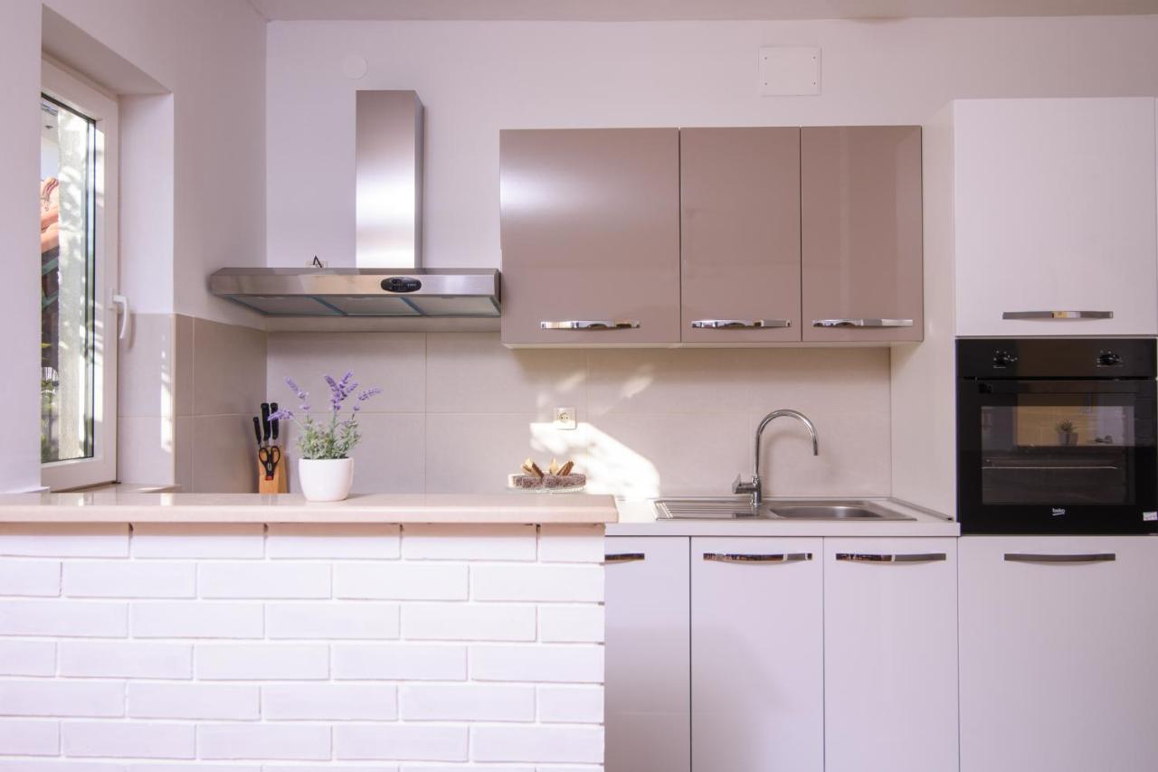 Apartmen Karmen 2 Трогир Екстериор снимка