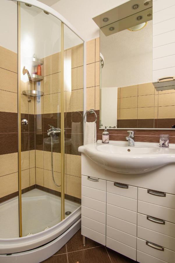 Apartmen Karmen 2 Трогир Екстериор снимка